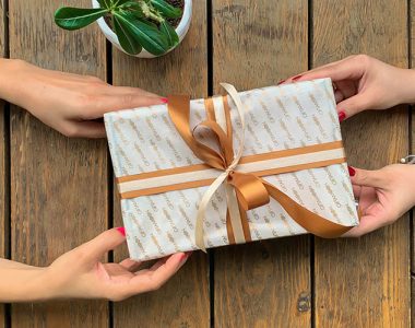 هدیه دادن به پسر نوجوان